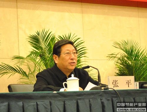 1��6��-7�գ�������Դ���ھ��ٿ�ȫ����Դ�������顣ͼΪ���ҷ�չ�ĸ�ί������ƽ����Ҫ�������й������� ��ˬ ��